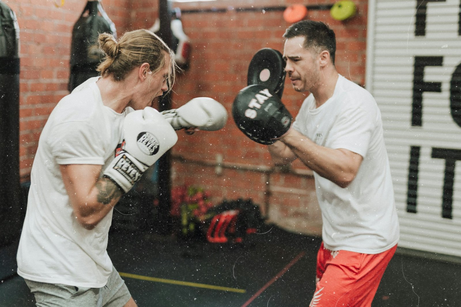 Boxing for Dads: A Step-by-Step Guide for All Ages and Fitness Levels